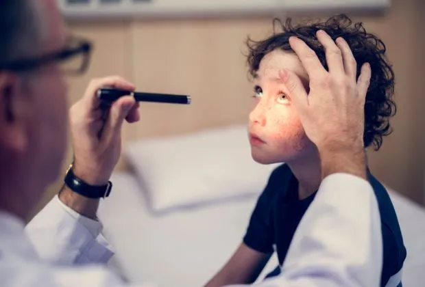 New COVID Variant Causes Pink and Itchy Eyes: A Closer Look
