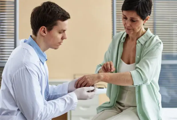 Psoriasis - Causes, Risk Factors, Symptoms, Diagnosis, and Treatment