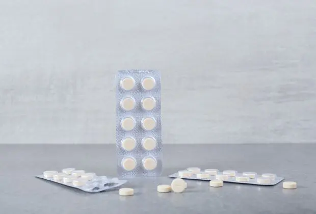 Apremilast - Uses, Side Effects, Risk Factors and Restrictions